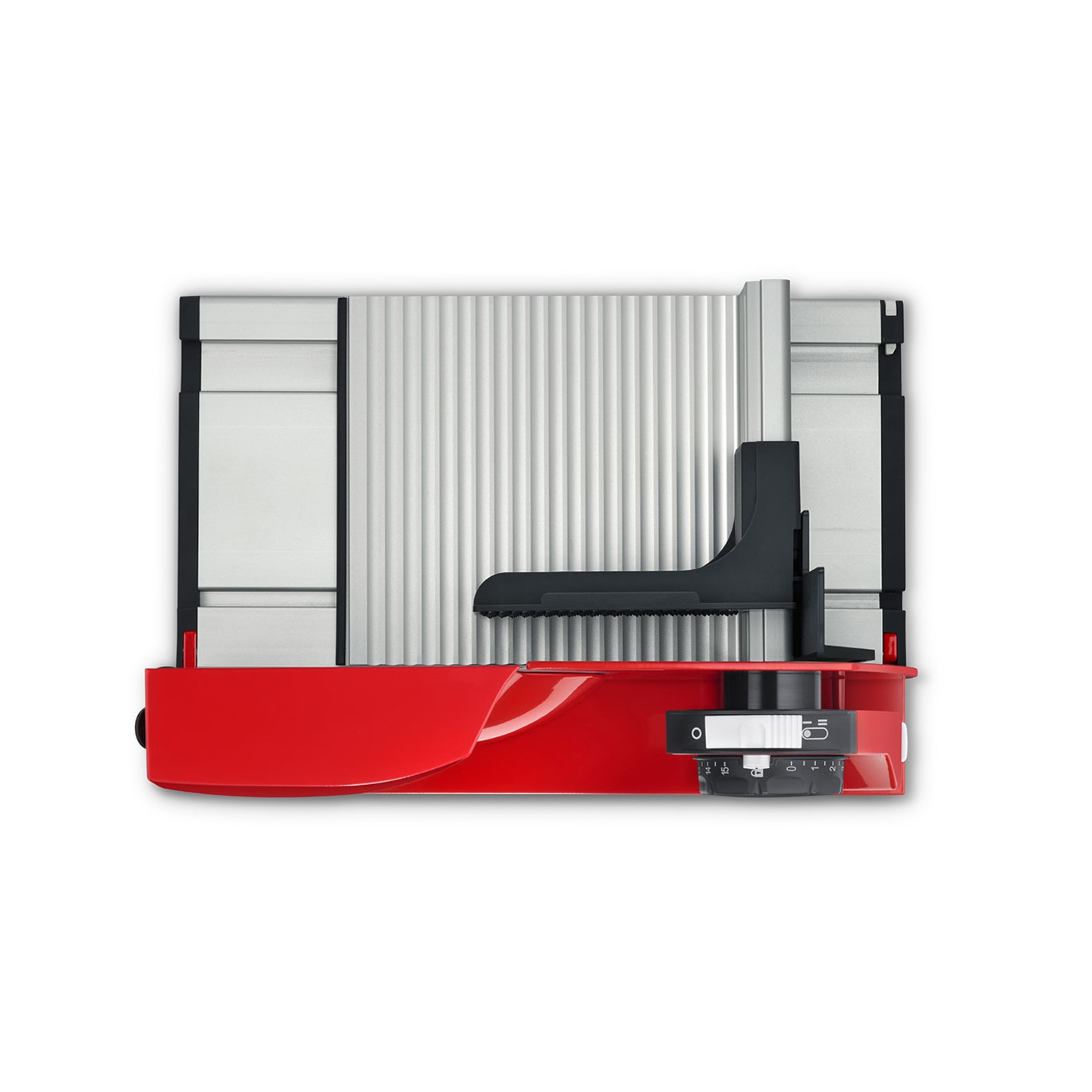 Roter Fleischschneider mit silbernen und schwarzen Elementen, Nahaufnahme.