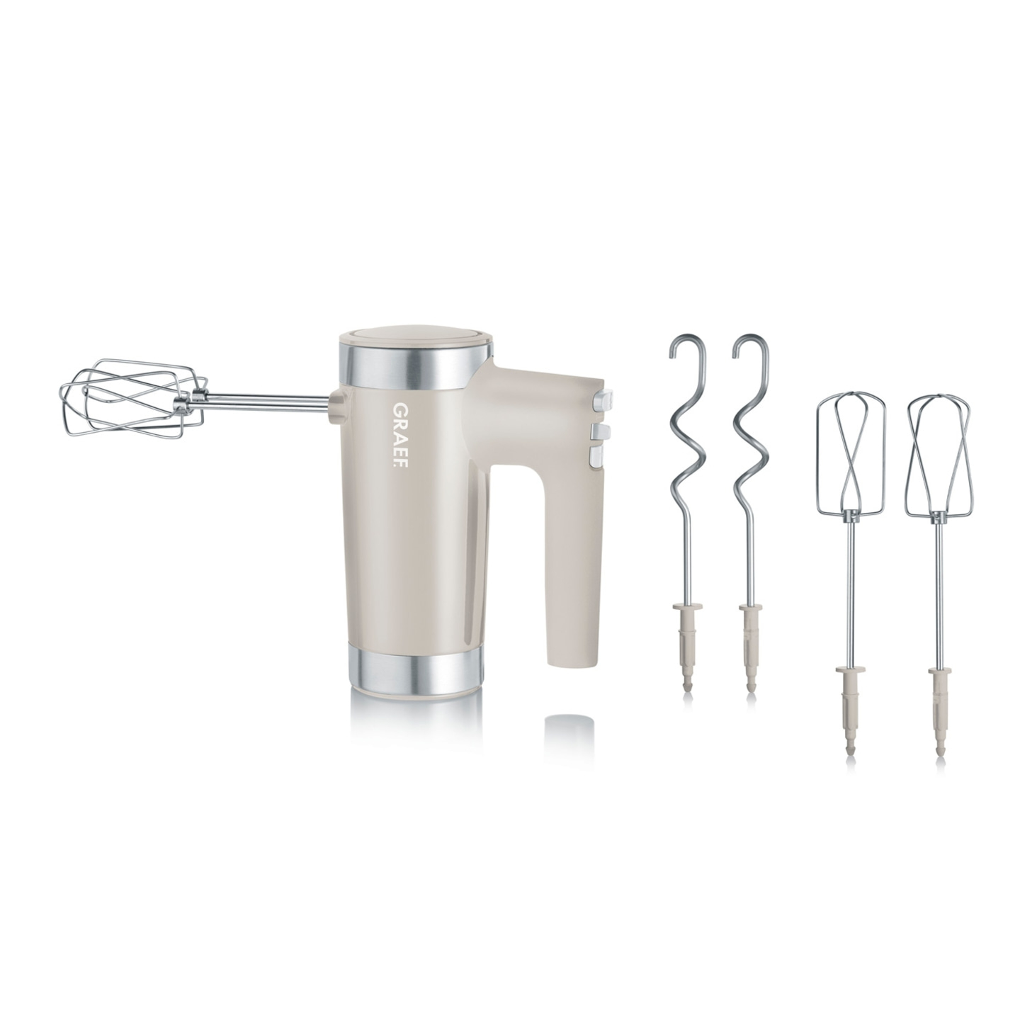 Handmixer mit Zubehör, beige, Marke GRAEF, isoliert auf weißem Hintergrund