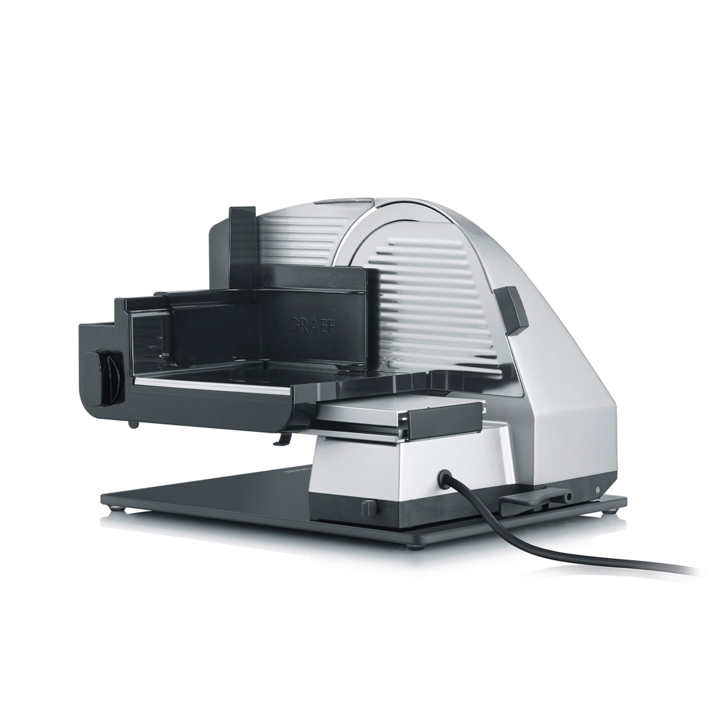 Graef Allesschneider, silberfarben, mit schwarzem Kunststoff, auf weißem Hintergrund