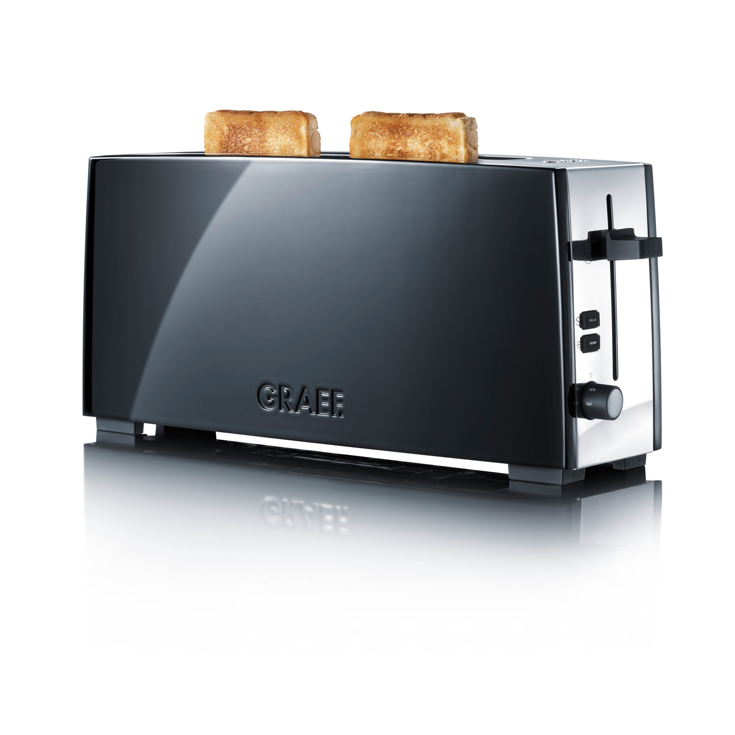 Schwarzer Toaster mit zwei Toastbrotscheiben, die aus dem Toaster herausragen.