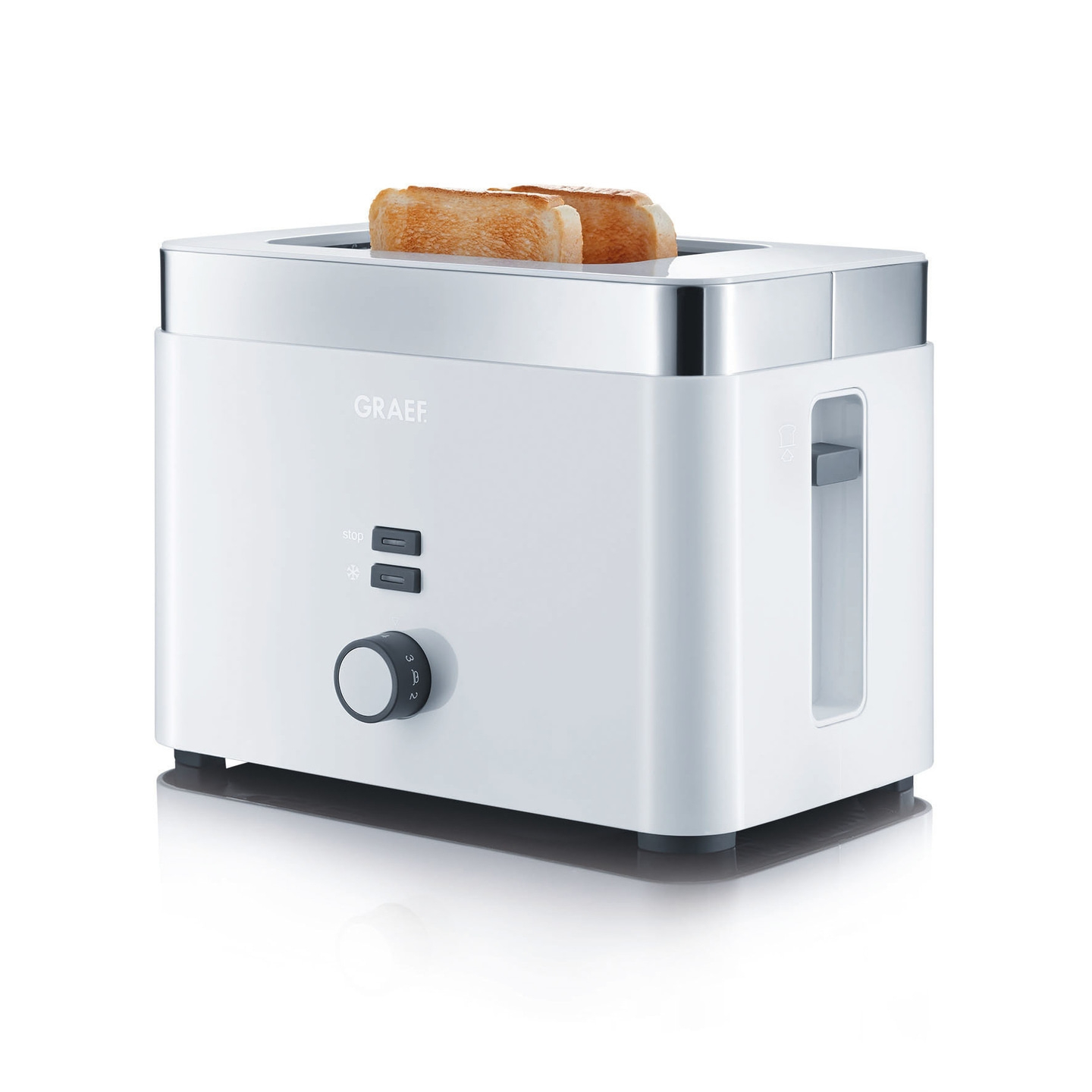 Weißer Toaster mit zwei Toastscheiben, Marke Graef, isoliert auf weißem Hintergrund.
