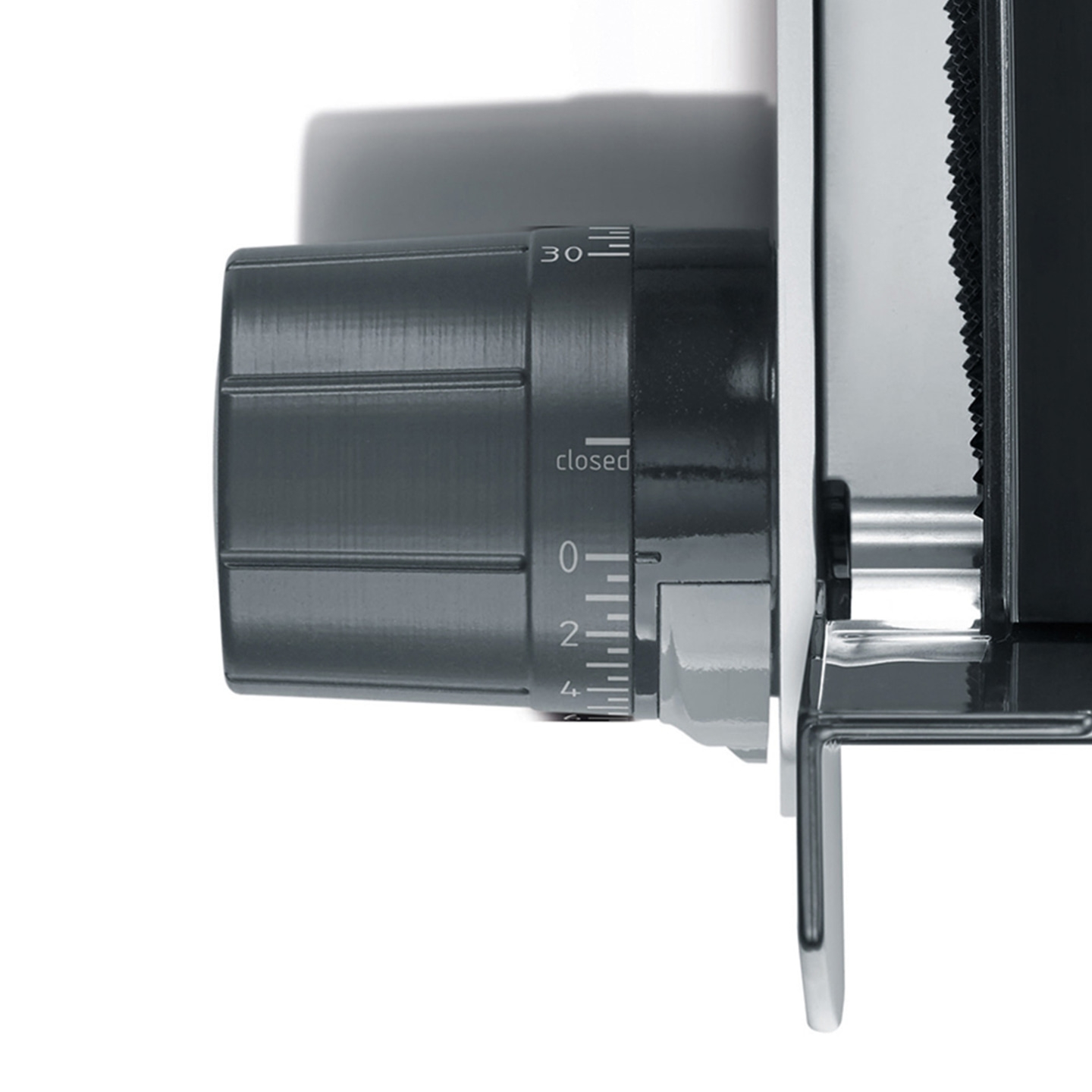 Drehknopf mit Skala, geschlossen, 0, 2, 4, 30, grauer Hintergrund, Detailaufnahme