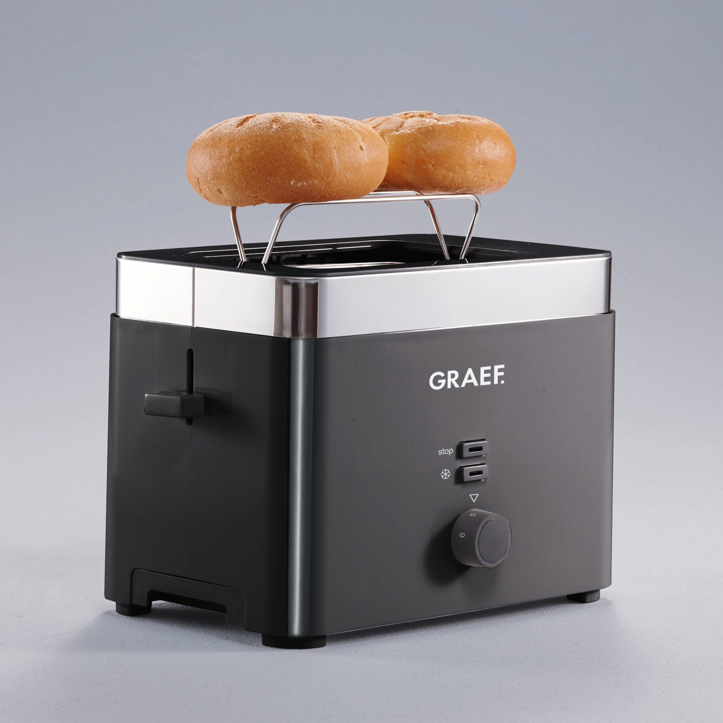 Graef Toaster mit Brötchenaufsatz und zwei Brötchen, grau, modern, Küche