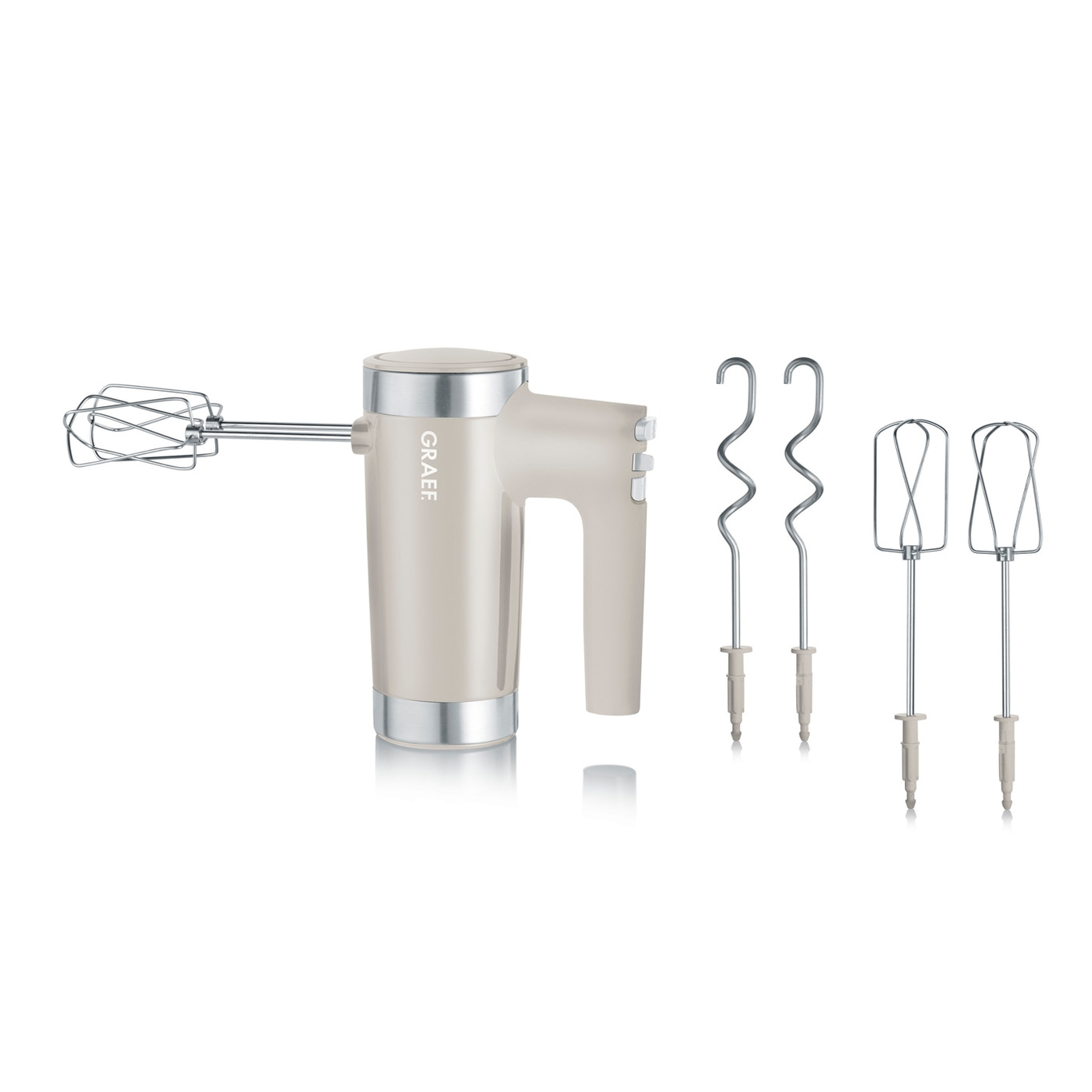 Handmixer mit Zubehör, beige, Marke GRAEF, isoliert auf weißem Hintergrund