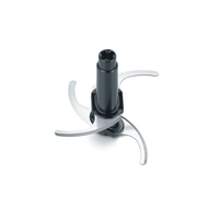 Nahaufnahme eines schwarzen Küchenmaschinenmessers mit drei Klingen auf weißem Hintergrund.