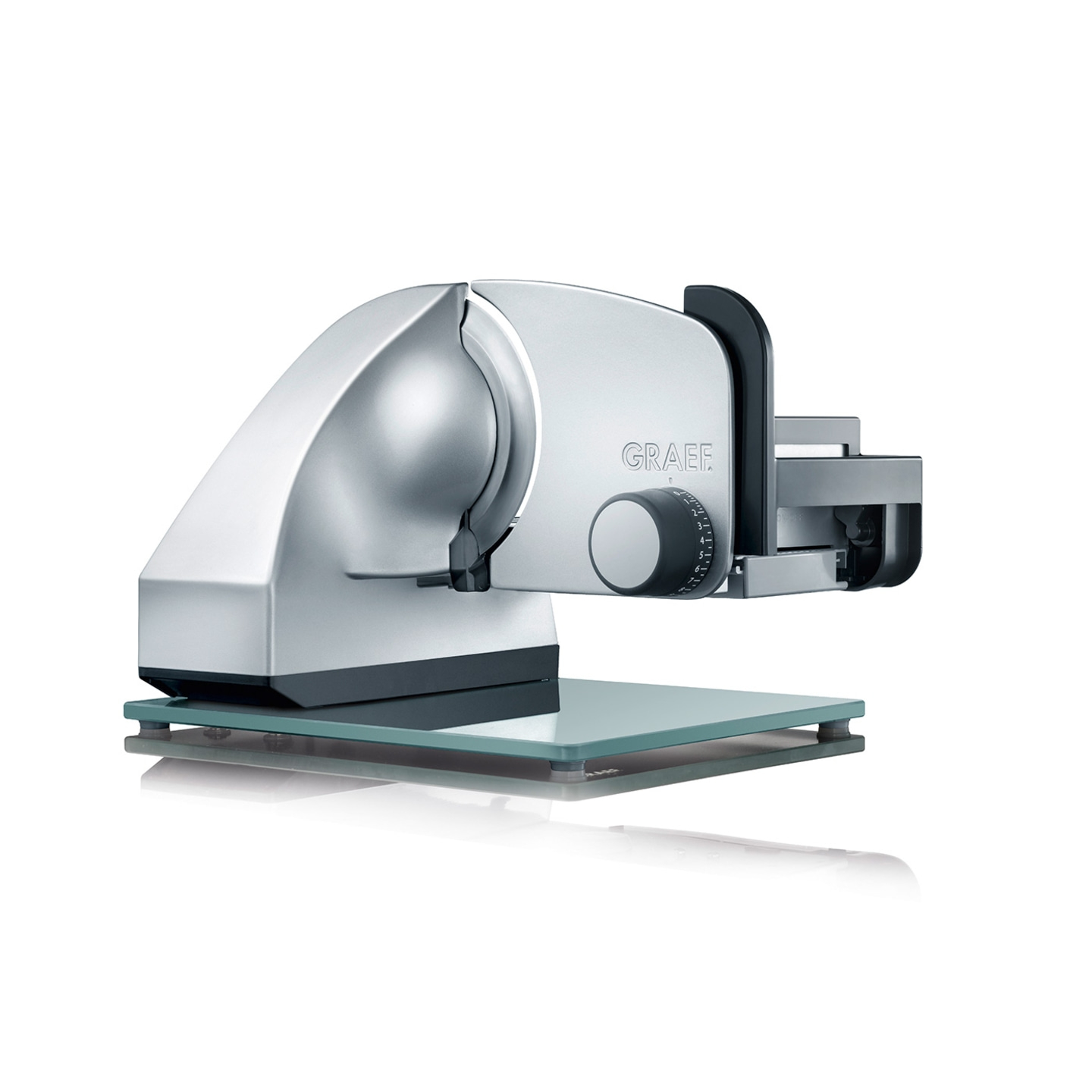 Graef Allesschneider, silberfarben, mit Glasplatte, Detailaufnahme, isoliert