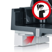 Warnschild mit Frau, roter Pfeil, graues Gerät, weißer Hintergrund, Nahaufnahme