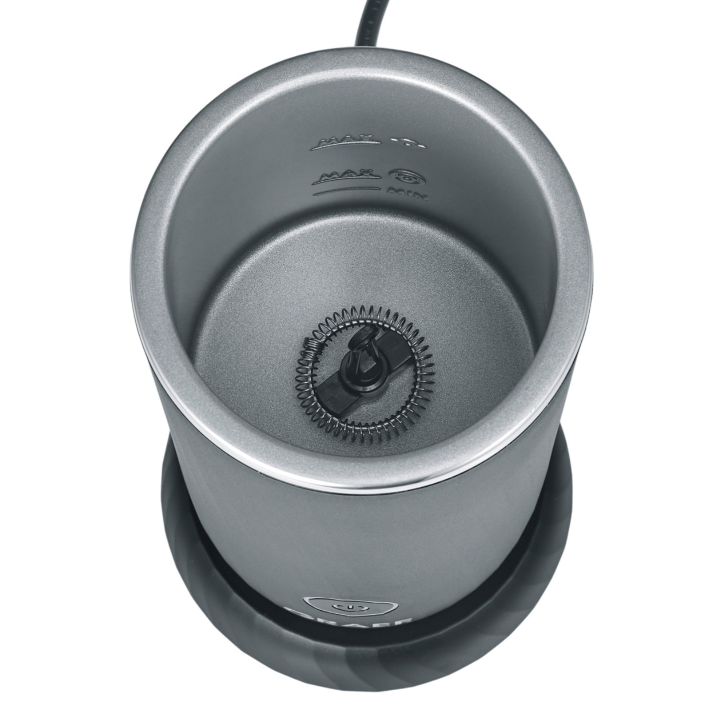 Milchaufschäumer, grau, mit Innenmarkierungen und Quirl, von oben gesehen.