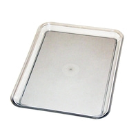 Transparente rechteckige Kunststoffschale, leer, isoliert auf weißem Hintergrund