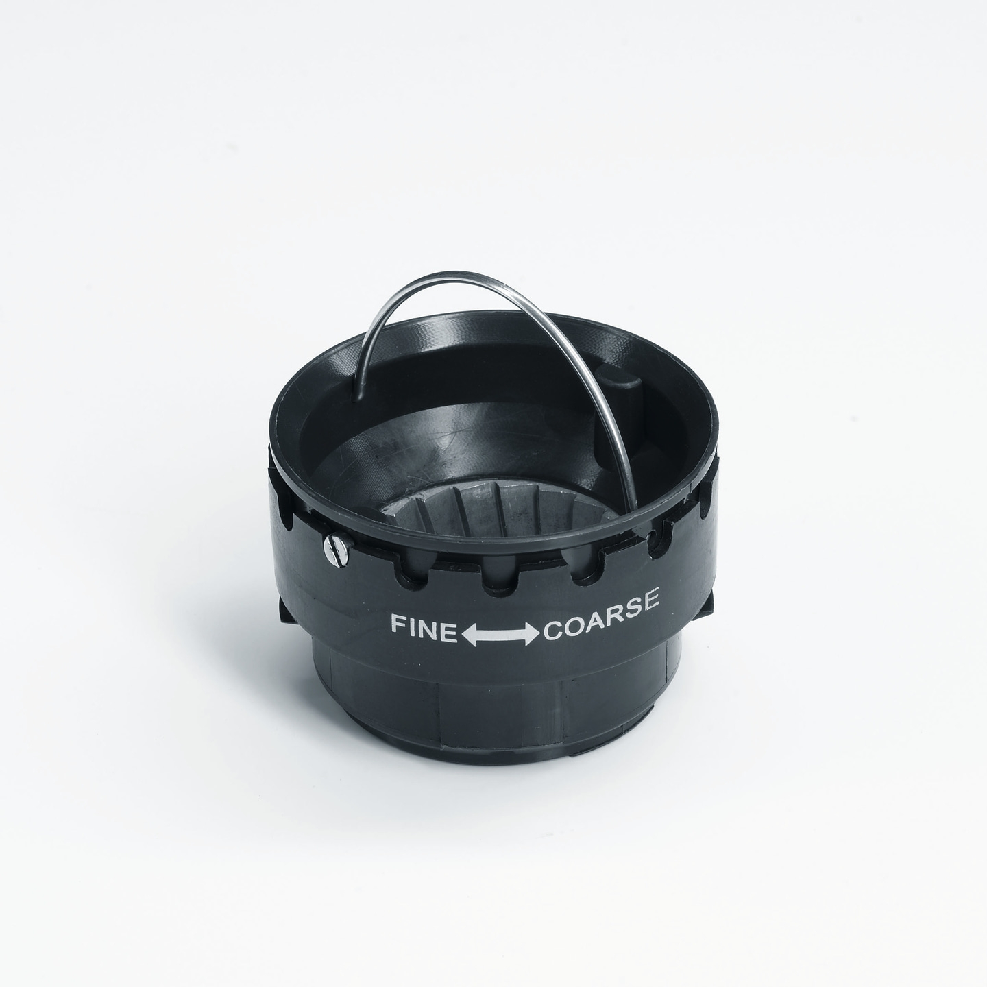 Schwarzer Kaffeemühle mit Griff und Beschriftung 'FINE' und 'COARSE'.