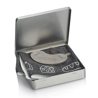 Metallbox mit Werkzeug und Tuch, GRAEF-Logo, für Lebensmittel.