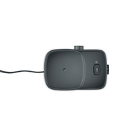 Dunkelgraues Gerät mit Knöpfen und Kabel auf weißem Hintergrund.