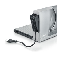 Graef-Allesschneider mit Netzkabel und Stecker auf weißem Hintergrund