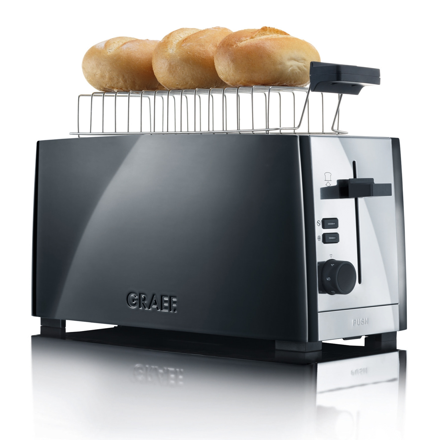 Graef Toaster mit Brötchenaufsatz und Brötchen auf dem Rost