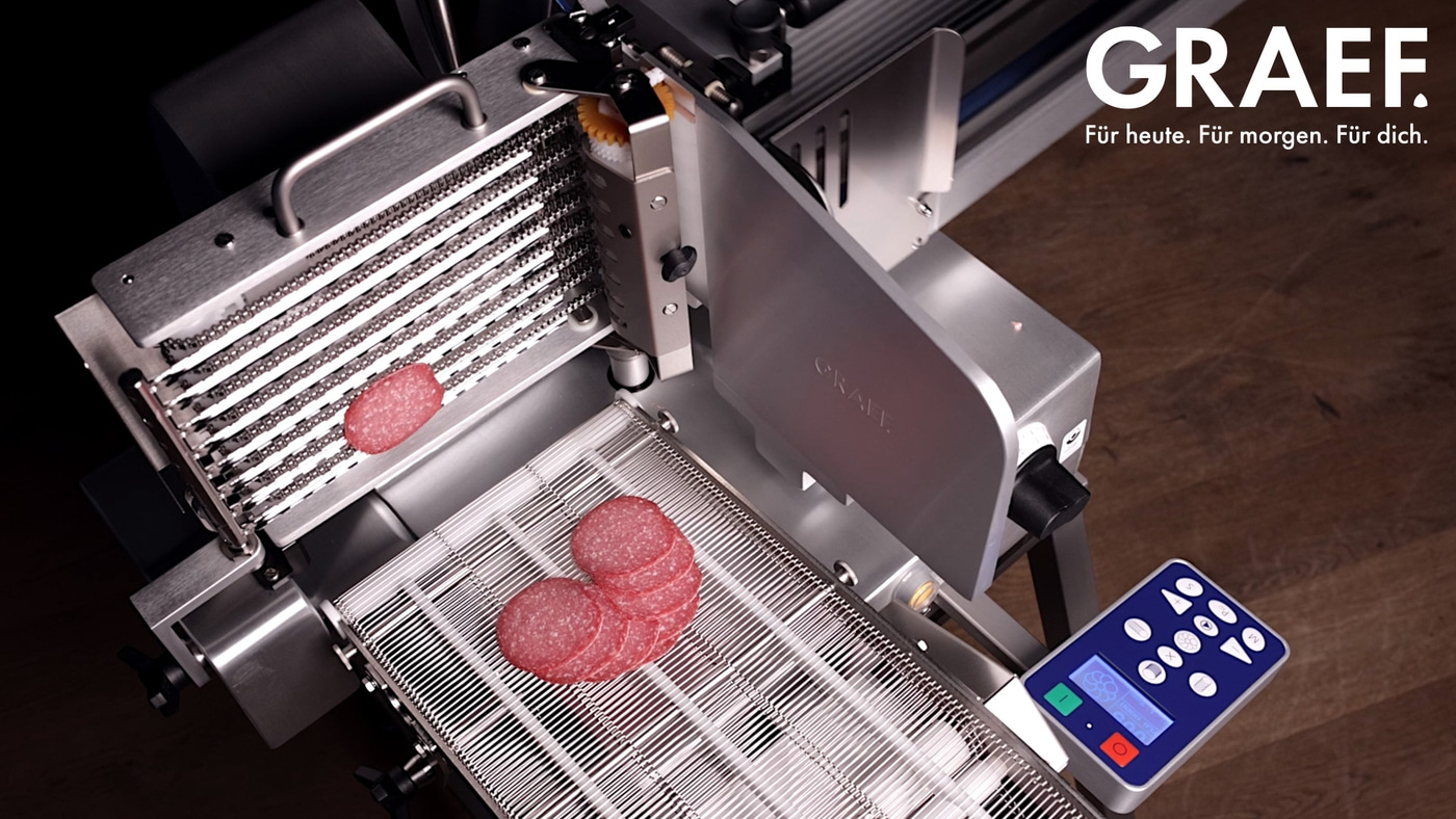 Fleischschneidemaschine mit Salami-Scheiben, GRAEF-Logo, für heute, morgen, dich.