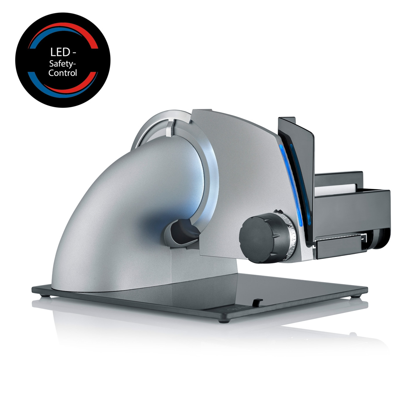 Elektrische Aufschnittmaschine mit LED-Sicherheitskontrolle und silberner Farbe.