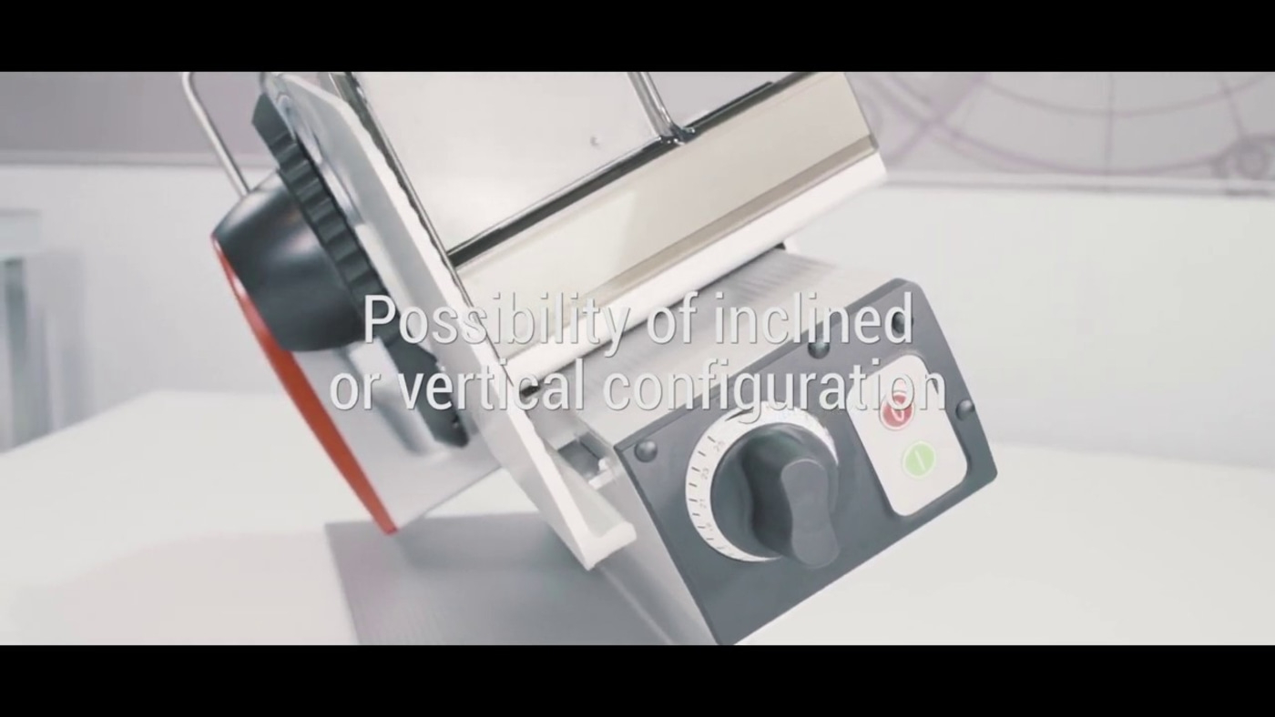 Schneidemaschine mit der Möglichkeit der Neigung oder vertikalen Konfiguration.