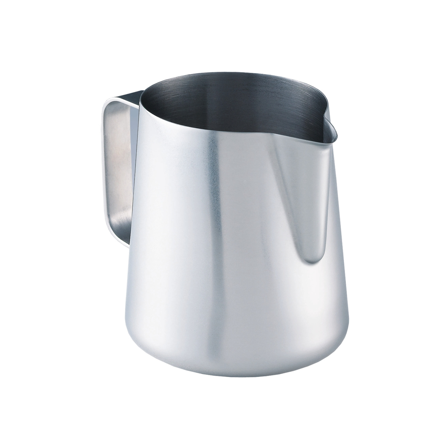 Milchkännchen aus Edelstahl, isoliert auf weißem Hintergrund, Nahaufnahme