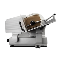 Fleischschneider, professionelles Küchengerät, silberfarben, isoliert auf weißem Hintergrund