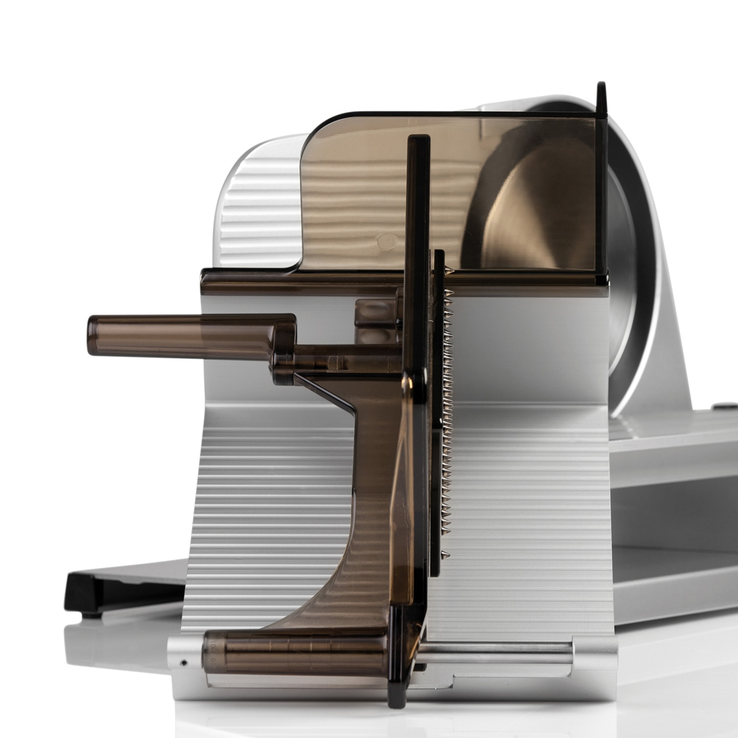 Fleischschneidemaschine, silberfarben, transparentem Kunststoff, Detailaufnahme, isoliert