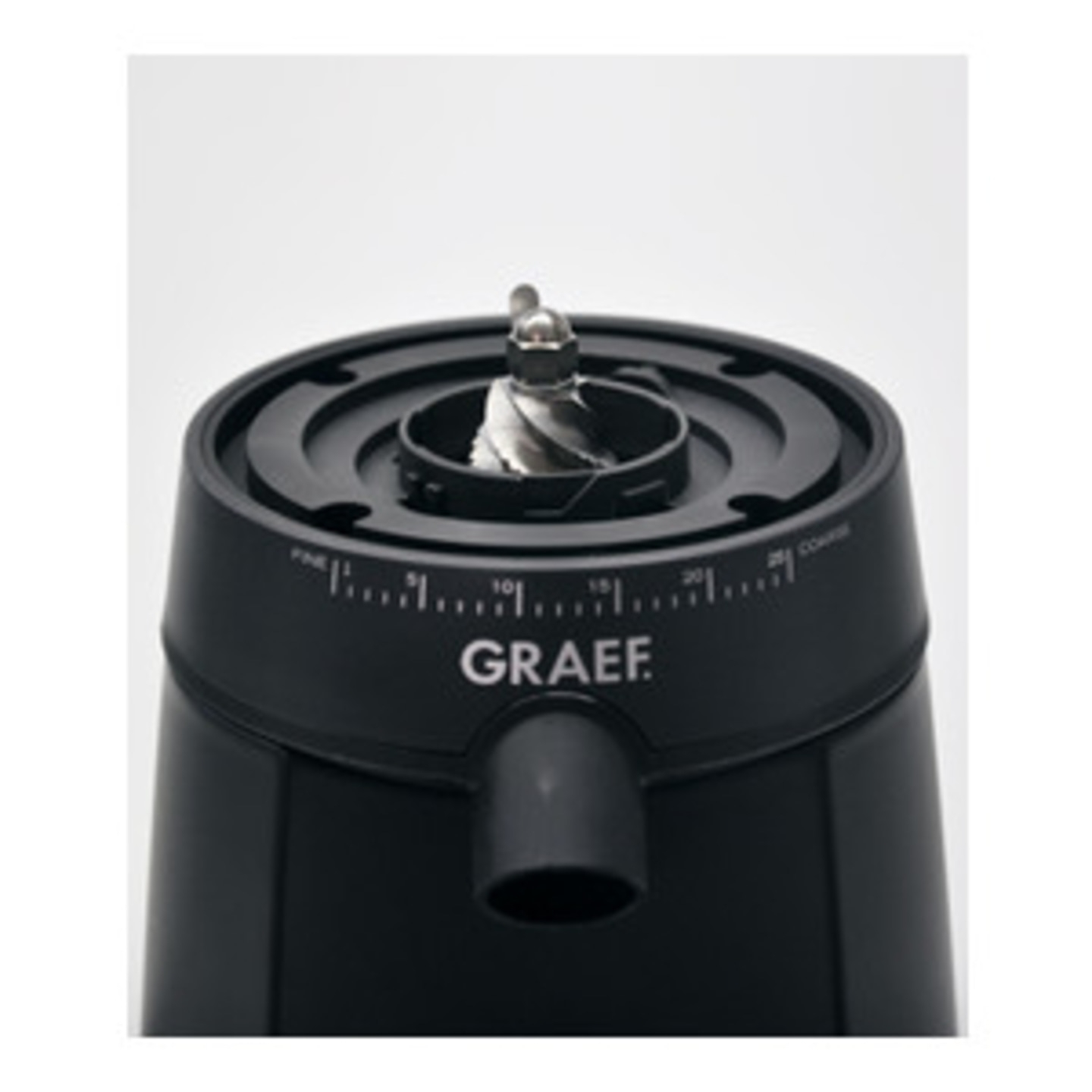 Schwarze Kaffeemühle mit GRAEF-Logo und Einstellrad für den Mahlgrad.