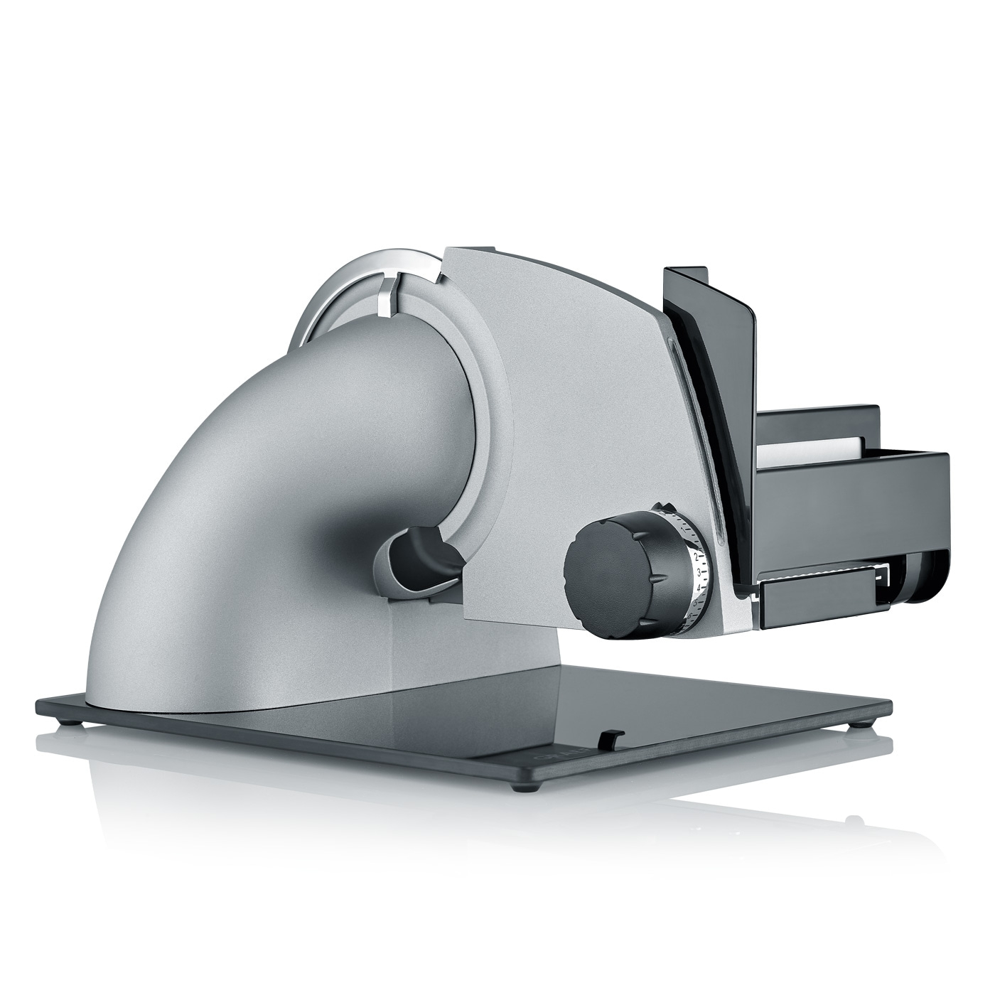 Elektrische Aufschnittmaschine, silberfarben, mit schwarzem Bedienfeld und Basis