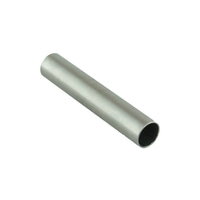 Metallrohr, zylindrisch, silberfarben, isoliert auf weißem Hintergrund, leer