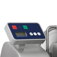 Waage mit Knöpfen und Anzeige. Maximale Kapazität: 5 kg und 9 lb 15 oz.