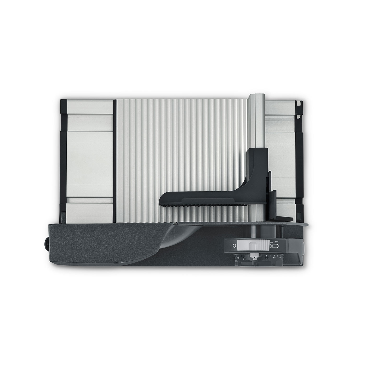 Graues Schneidegerät mit geriffelter Oberfläche und schwarzem Griff, Nahaufnahme