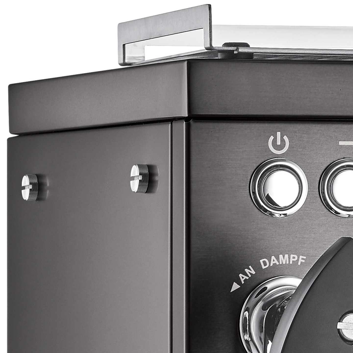 Nahaufnahme einer Kaffeemaschine mit Knöpfen und Dampf-Funktion.